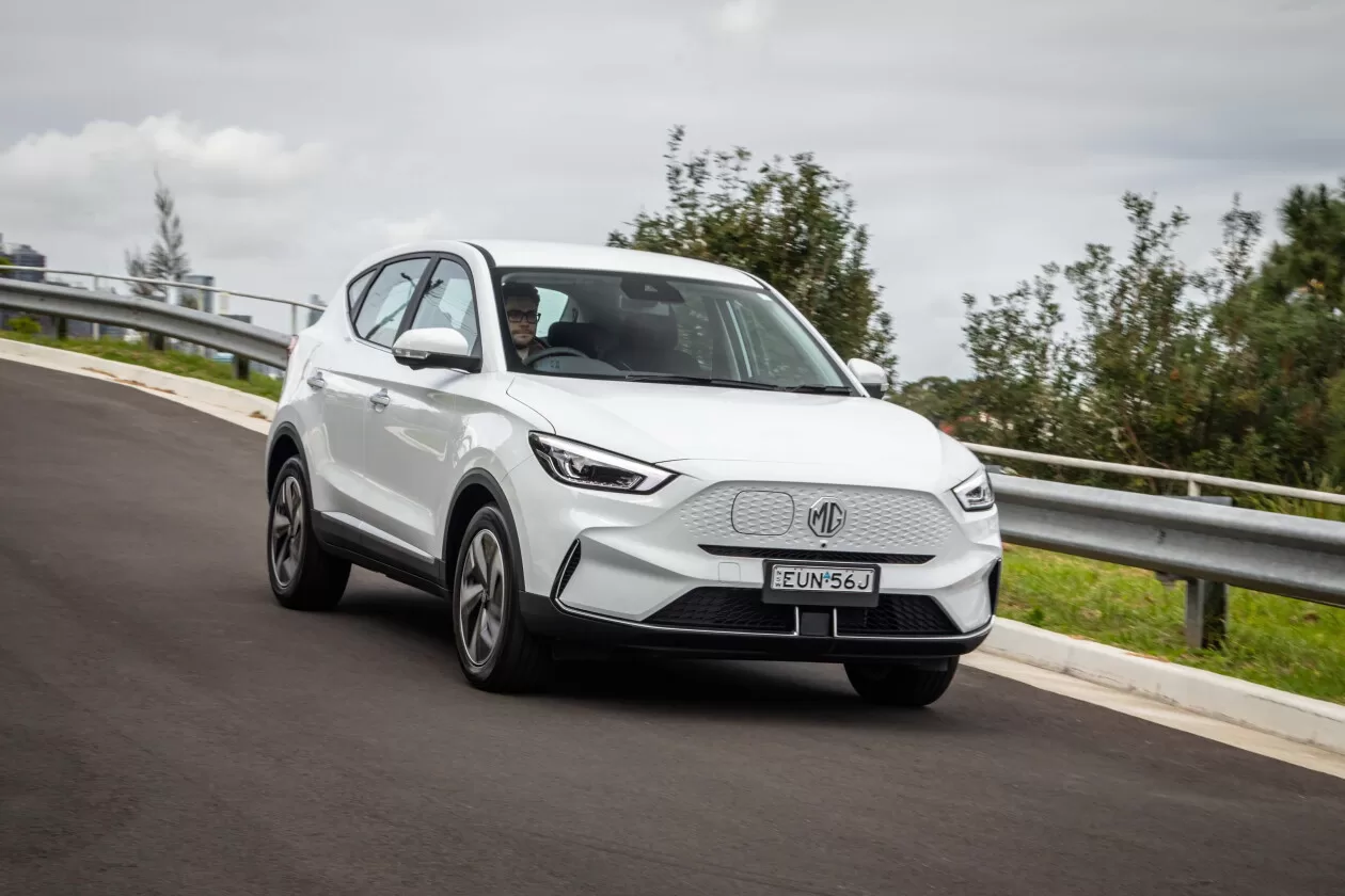 mg zs ev review 2023